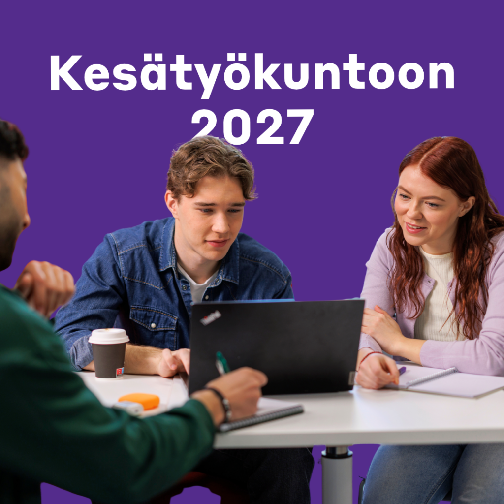 Kesätyökuntoon 2027. Opiskelijoita tietokoneen äärellä.